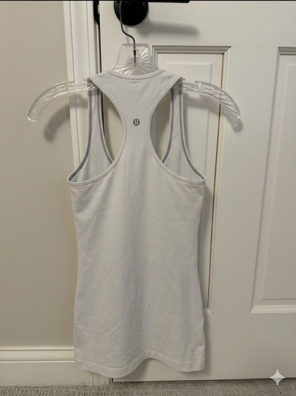 Lululemon White Cool Racerback Tank (Classic CRB) Size 4 - Hip Length - Picture 2 of 3